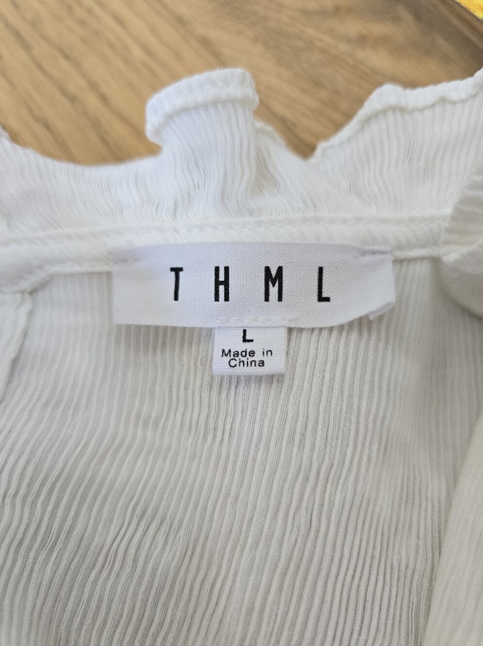THML Ivory Textured Ruffle Sleeve Blouse Large - Picture 2 of 8